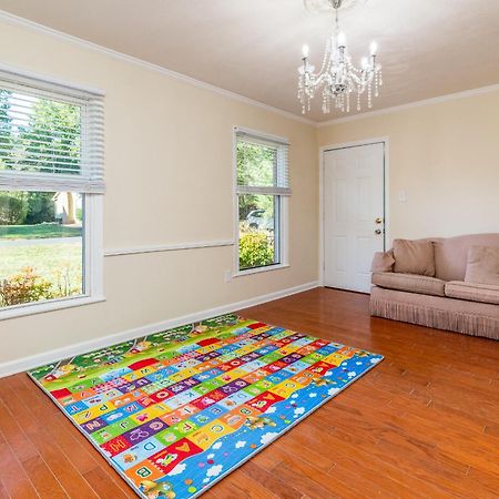 Centrally Located Spacious Abode Charlotte Exterior foto
